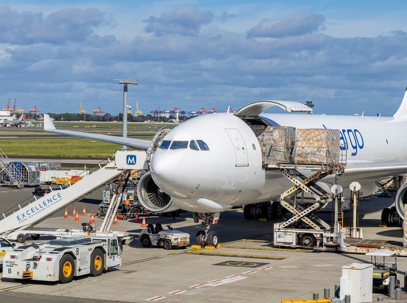 Loading ULD into airplane cargo hold